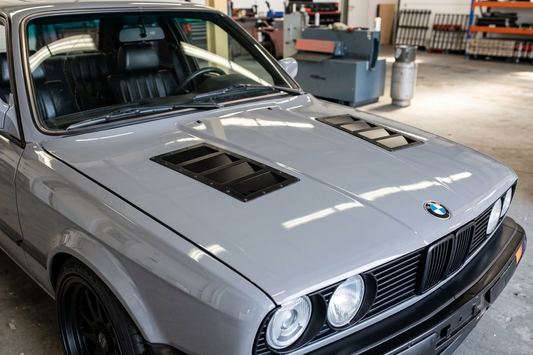 bmw e30 with hood vents