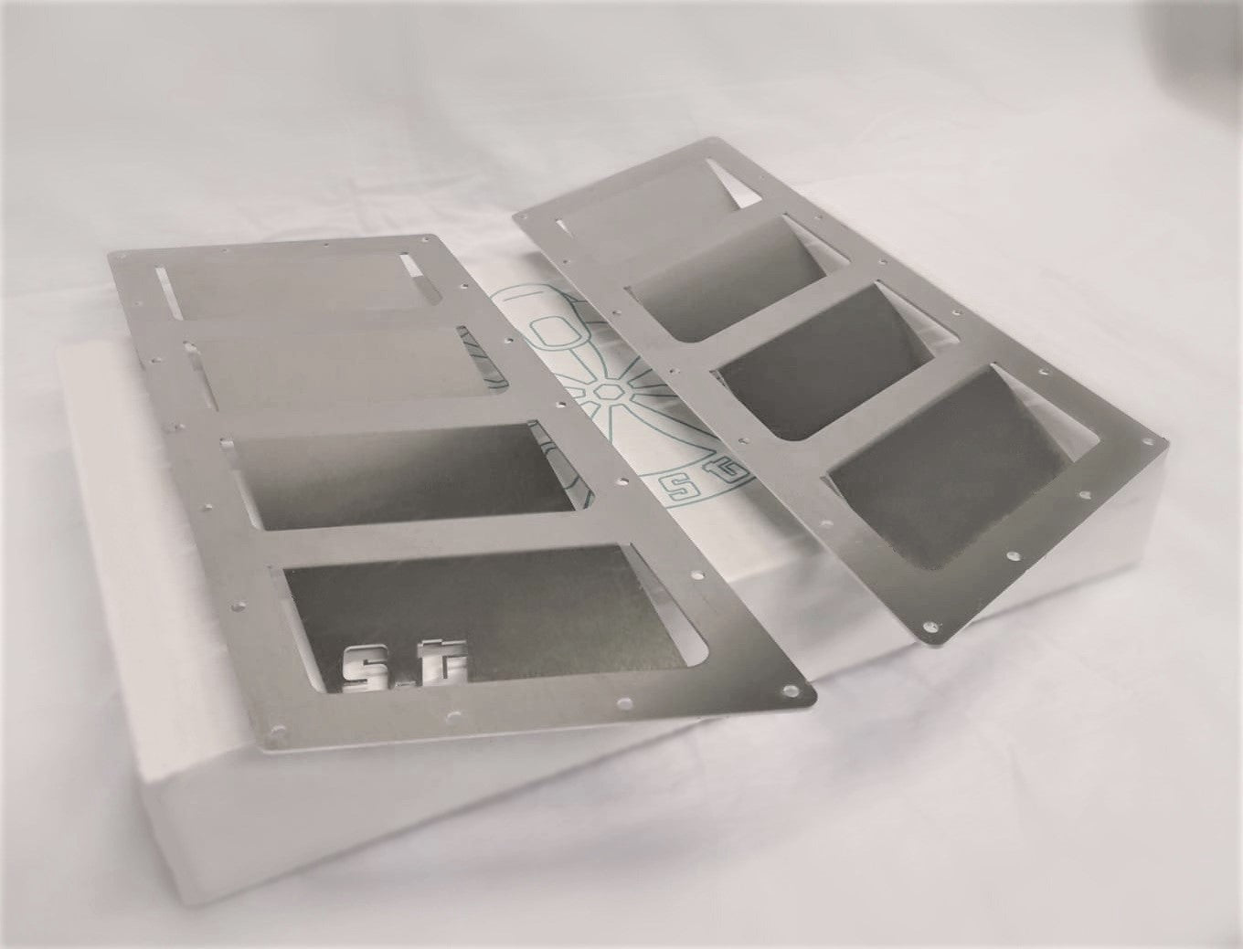 E46 M Style Hood Vent Set